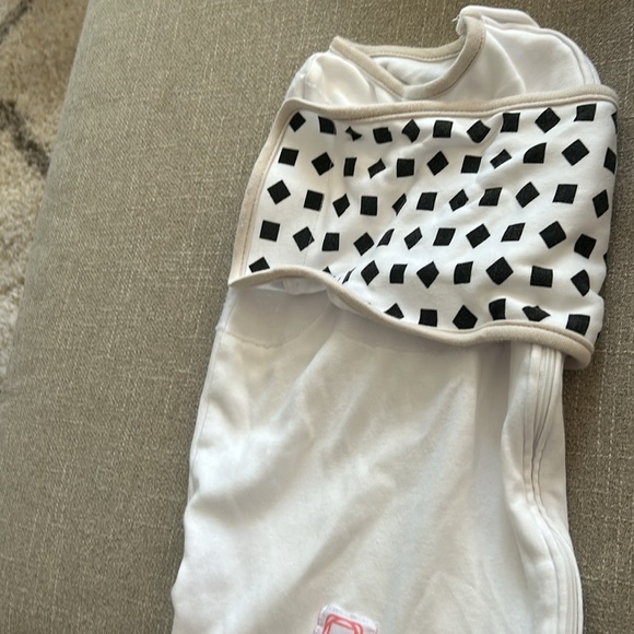Nanit newborn swaddle with breathing band - 3 total - Picture 3 of 5
